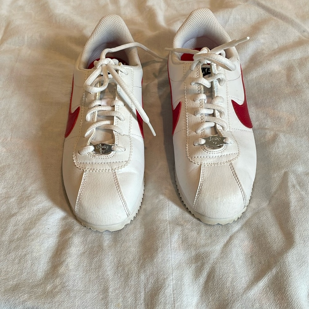 Worn once! Gorgeous leather throw back Nike